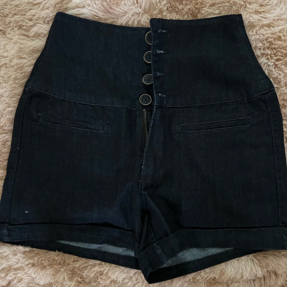 High waist button Jean shorts
